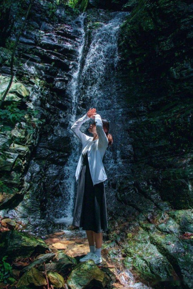 吃星星的恐龙男孩