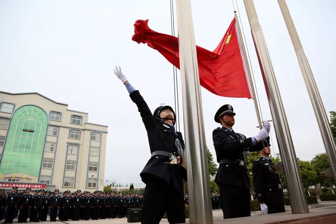瑞金市城北社区：辰龙送瑞 春联传福